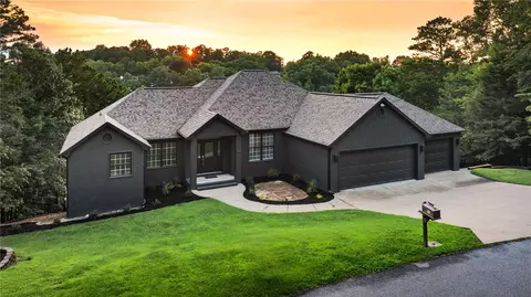 24 Acapulco Dr, Rogers, AR 72756