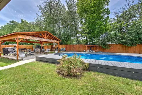 455 Windgate Rd, Farmington, AR 72730