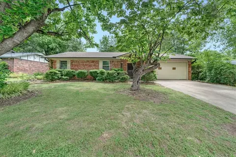 4205 Navajo Ct, Springdale, AR 72764