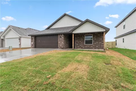 1708 Gerald Shay Rd, Gentry, AR 72734