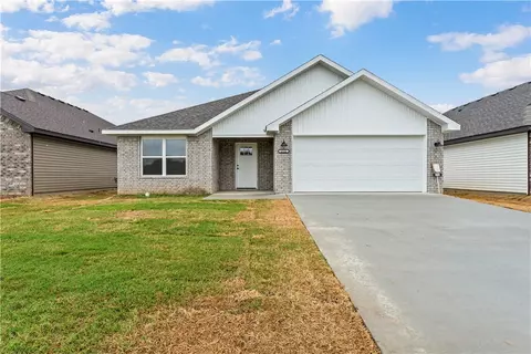 1712 Gerald Shay Rd, Gentry, AR 72734
