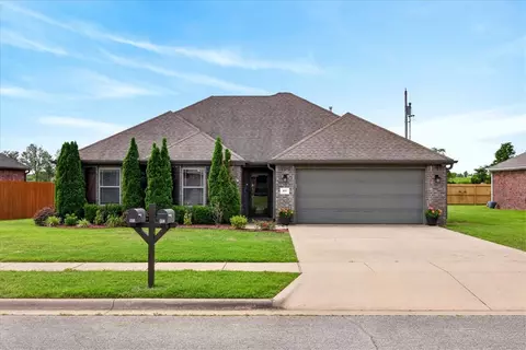 903 SW Mulberry St, Gravette, AR 72736
