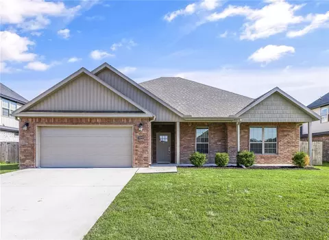 1041 W Ashmore Landing Loop, Centerton, AR 72719