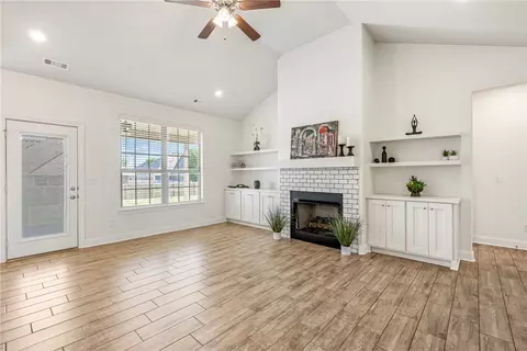 Living - 1041 W Ashmore Landing Loop, Centerton, AR 72719 photo 2 of 2