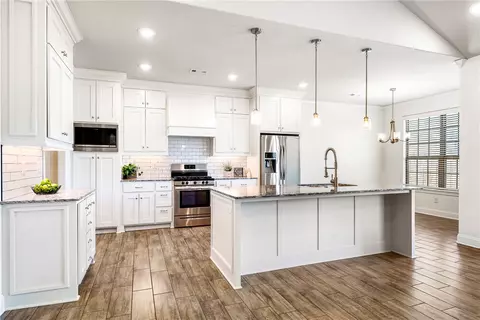 Kitchen - 1041 W Ashmore Landing Loop, Centerton, AR 72719 photo 1 of 2