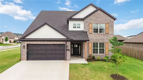 2823 S Angels Rd, Fayetteville, AR 72701