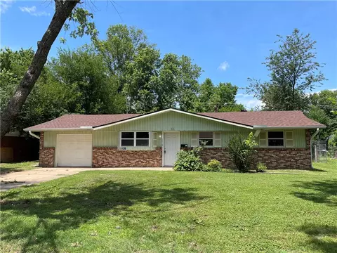 1912 Patti Ave, Springdale, AR 72762