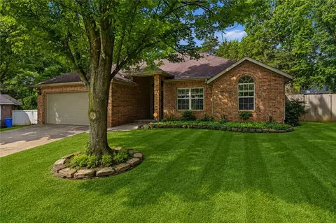 1719 Misty Ln, Fayetteville, AR 72701