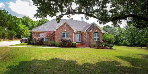 351 Channel Cir, Russellville, AR 72802