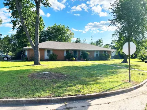 2000 W Magnolia St, Rogers, AR 72758