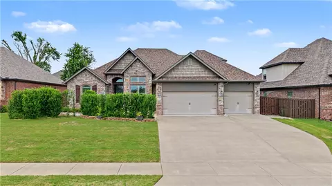 1805 NE Frost Dr, Bentonville, AR 72712
