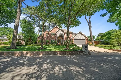 906 N Pembroke Rd, Fayetteville, AR 72701