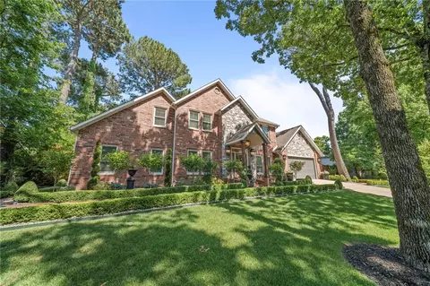 906 N Pembroke Rd, Fayetteville, AR 72701