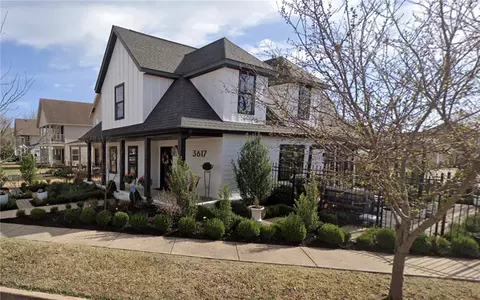 3617 N Tower Cir, Fayetteville, AR 72704