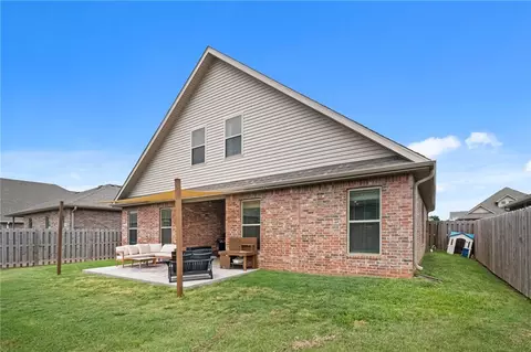 Exterior - 2131 Periwinkle Pl, Centerton, AR 72719 photo 4 of 5