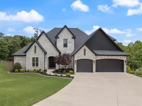 702 Saddle Ridge Rd, Bentonville, AR 72712