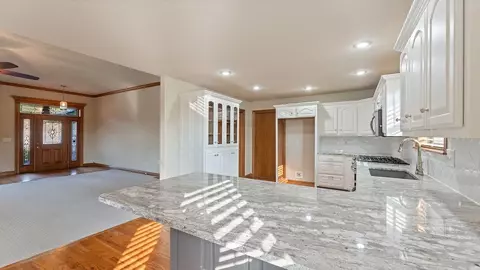 37 Grier Dr, Bella Vista, AR 72715