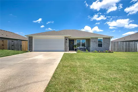 2816 Gorman St, Pea Ridge, AR 72751