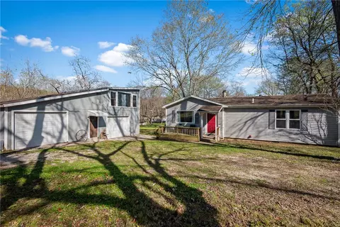 201 Palisade Dr, Eureka Springs, AR 72631