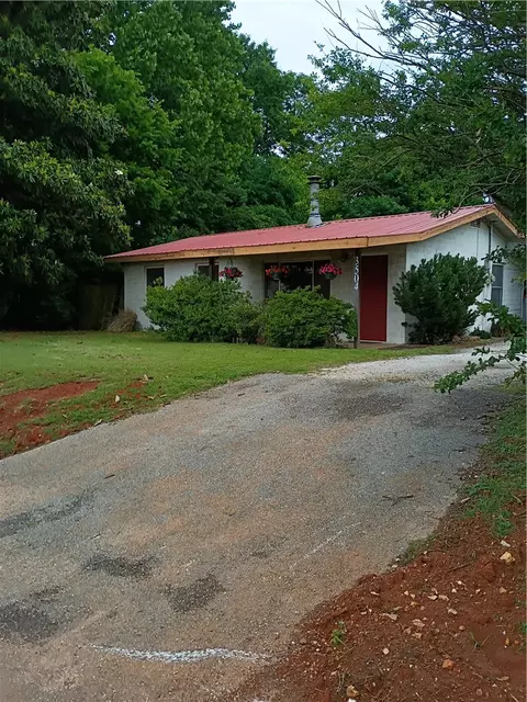 3504 W Mount Comfort Rd, Fayetteville, AR 72704