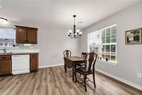 Dining - 511 Dewberry Ln, Centerton, AR 72719 photo 3 of 3