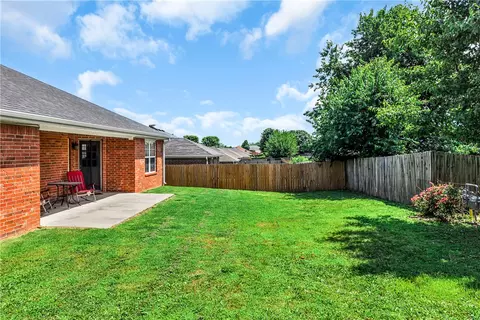 Exterior - 511 Dewberry Ln, Centerton, AR 72719 photo 4 of 5