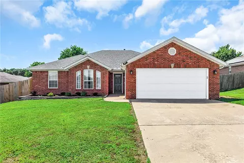 511 Dewberry Ln, Centerton, AR 72719