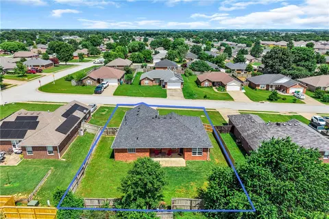View/Area - 511 Dewberry Ln, Centerton, AR 72719 photo 4 of 5