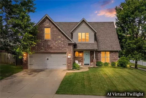 2433 N Hidden Creek Dr, Fayetteville, AR 72704