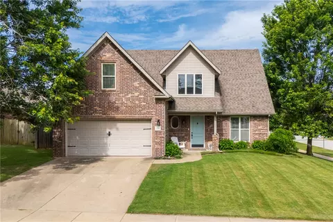 2433 N Hidden Creek Dr, Fayetteville, AR 72704
