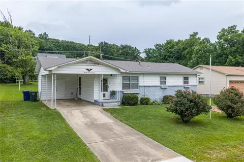 Exterior - 2625 Memphis St, Fort Smith, AR 72901 photo 3 of 11