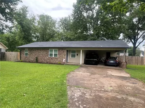 820 N Miller, Clarksville, AR 72830