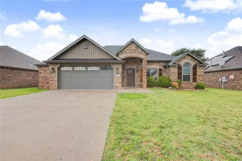 950 Bob Glen Cir, Centerton, AR 72719