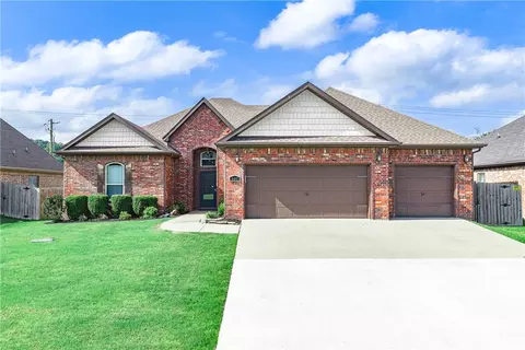 401 Pebble Beach Dr, Cave Springs, AR 72718