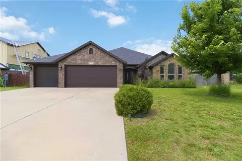 1900 SW Birch St, Bentonville, AR 72713
