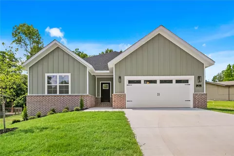 4 Argyll Cir, Bella Vista, AR 72715