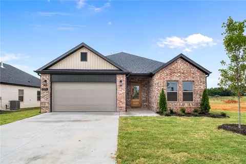 1305 NW 15th St, Highfill, AR 72734