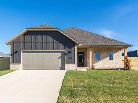 108 W Pitts St, Farmington, AR 72730