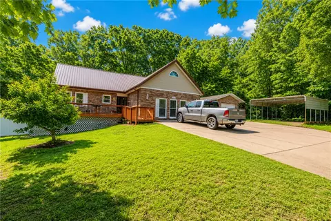 185 Glenwood Cir, Cassville, MO 65625