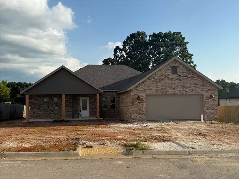 145 W Pitts St, Farmington, AR 72730