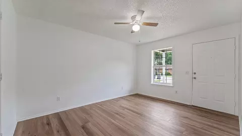 Living - 10 N Crest St, West Fork, AR 72774 photo 2 of 3