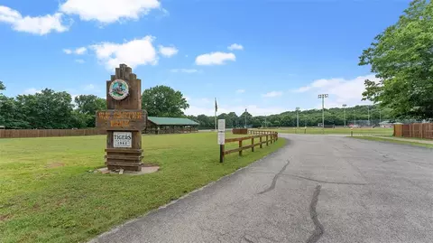 Exterior - 10 N Crest St, West Fork, AR 72774 photo 10 of 11