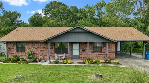 10 Dillow Ln, Bella Vista, AR 72714