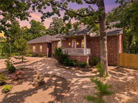 15 Sutherland Ln, Bella Vista, AR 72714