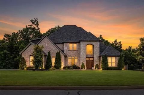 1479 Le Chesnay Dr, Centerton, AR 72719