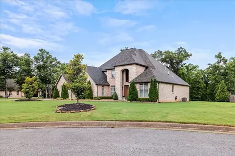 1479 Le Chesnay Dr, Centerton, AR 72719