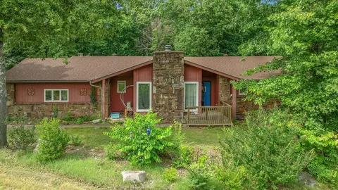 2 Dulverton Dr, Bella Vista, AR 72715