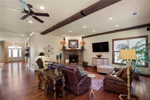 Living - 1480 Sr 27, Dover, AR 72837 photo 3 of 4