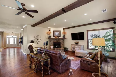 Living - 1480 Sr 27, Dover, AR 72837 photo 3 of 4