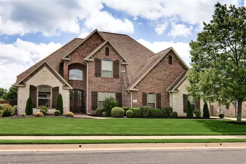 550 Trailwood Cir, Centerton, AR 72719